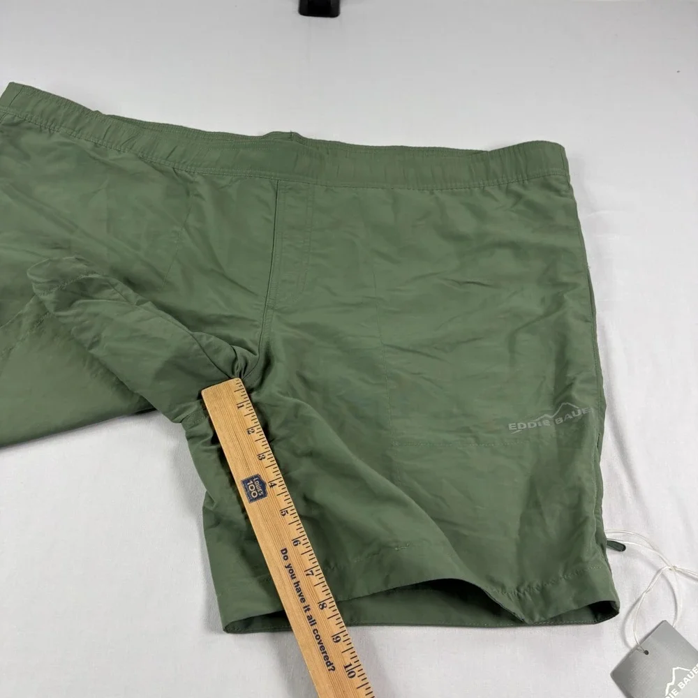 Eddie Bauer Shorts Men 2XL (Size 50) Green Amphib Hybrid Outdoor Relaxed Fit NEW